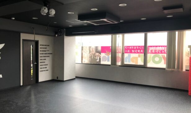 下の階の方の迷惑にならないよう<br />
床マットの下にはABC商会さんの防音システムを使用しております<br />
