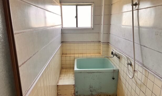 <既設写真　内観　風呂場>